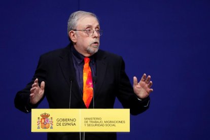 Concentración de pensionistas ante el Congreso de los Diputados, ayer.