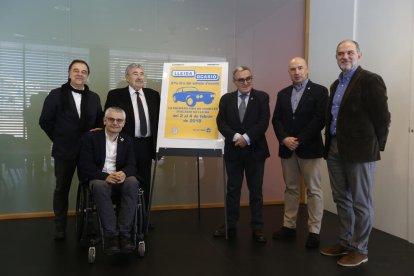 Organizadores del evento y representantes del sector junto con el alcalde de Lleida, Àngel Ros, ayer.