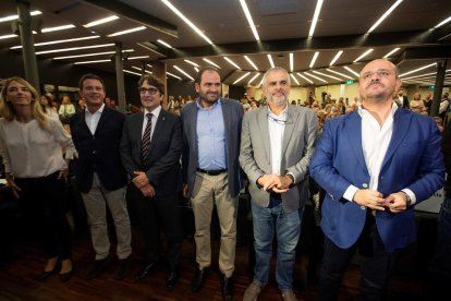 Imatge de grup del centenar de persones de Lleidatans amb Puigdemont captada a Brussel·les.