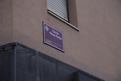 Los nuevos nombres ya lucen en las calles, aunque están puestos con un vinilo.