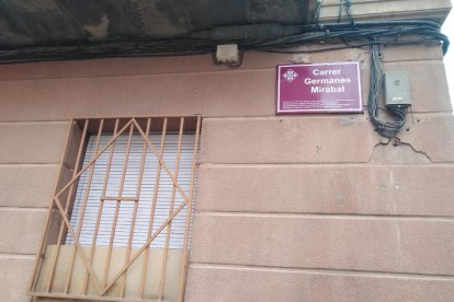 Los nuevos nombres ya lucen en las calles, aunque están puestos con un vinilo.