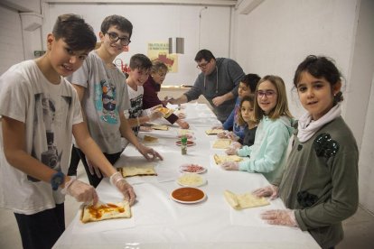 Cervera - El Parc Nadal de Cervera ubicat a la zona esportiva ofereix als més petits un rocòdrom, el tren de la bruixa, llits elàstics o circuits de bicis de tres rodes. Podrà visitar-se fins al dia 4 de gener, en horari de 16 a 20 hores.