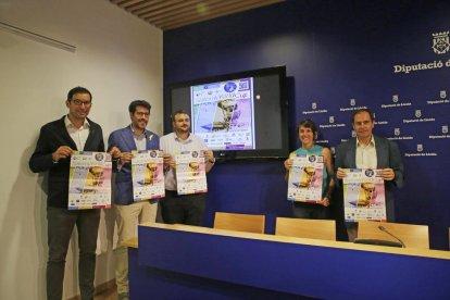 Joan Segura, Albert Batalla, Gerard Sabarich, Marta Martínez i Francesc Ganyet, ahir a la Diputació.