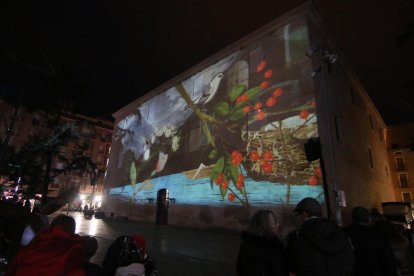 La popular cantata escénica ‘Carmina Burana’, con un lazo amarillo al fondo, resonó ayer con fuerza en el Teatre de la Llotja.