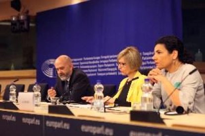 Denuncien en Parlament Europeu discriminació lingüística a Catalunya