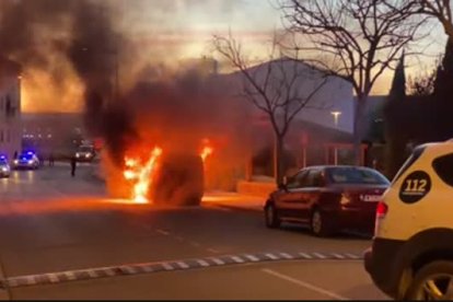 Incendi d'una furgoneta a Lleida
