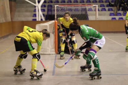 Las jugadoras del Vila-sana celebran sobre la pista su clasificación para la Copa.