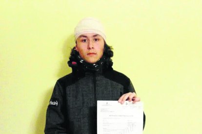 Els manifestants van cremar pneumàtics a l’autovia entre Alcarràs i Soses.