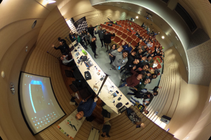 Las gafas de realidad virtual y aumentada fueron la delicia ayer de la jornada celebrada en el Parc Tecnològic de Gardeny.
