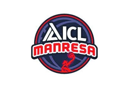 Tim Derksen, que jugó un gran partido, defiende a un jugador del Manresa.