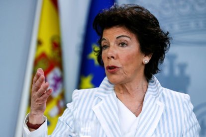 Casado conversa con Teodoro García-Egea y Marta González en el Comité Ejecutivo Nacional del PP.