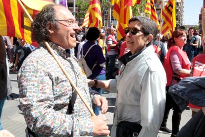 La manifestació, que aquest any va canviar el recorregut pels carrers del centre de la capital del Segrià, va congregar unes 400 persones.