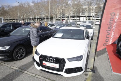 El salón automovilístico cuenta con casi 6.000 metros cuadrados de expositores en los Camps Elisis.