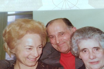 Conxita Grangé recibió la Legión de Honor del Gobierno francés en 1975.