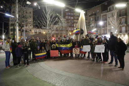 Guaidó es va trobar acompanyat per milers de persones als carrers de Caracas.