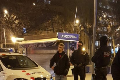 Movilización  -  Centenares de personas participaron en las marchas “por la libertad y contra la represión” que recorrieron ayer La Garrotxa. Desde Santa Pau, Hostalnou de Bianya, La Vall d’en Bas y Besalú, las cuatro columnas confluyeron  ...