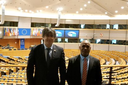 Movilización  -  Centenares de personas participaron en las marchas “por la libertad y contra la represión” que recorrieron ayer La Garrotxa. Desde Santa Pau, Hostalnou de Bianya, La Vall d’en Bas y Besalú, las cuatro columnas confluyeron  ...