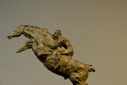 materials diversos. Escultures de temàtica eclesiàstica, animals, dibuixos i pintures conviuen a la trajectòria de Rebeca Muñoz.