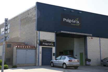 Josep Puig-Gros intercambió unas palabras con uno de sus abogados antes de declarar ayer en el juicio.