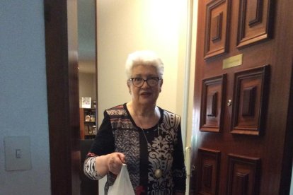 Personal del Club Majèstic, treballant ahir a la cuina