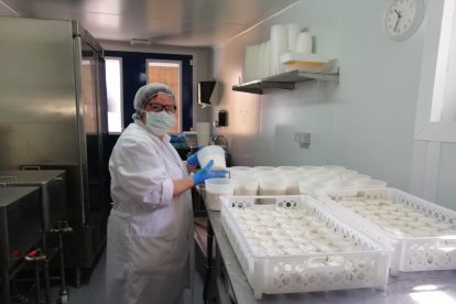 Mercè Lagrava, de la Formatgeria Serrat Gros.