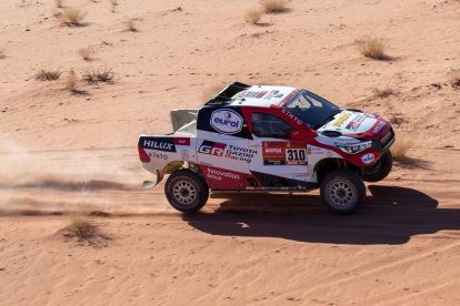 El vehículo de Isidre Esteve, en un momento de la etapa de ayer.