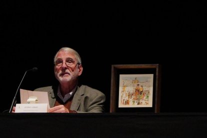 Una ofrenda floral simbólica en el santuario del Sant Crist marcó un inicio inusual de las fiestas.