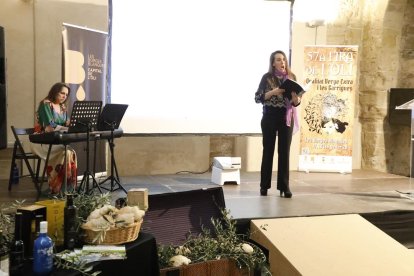 La presentación del certamen tuvo lugar en la sala Canonja de la Seu Vella.