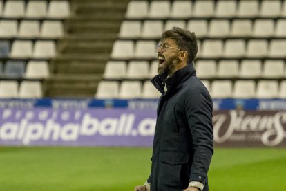 Acció que va provocar el penal que va permetre al Lleida empatar el partit.