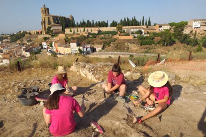 Visitantes en el Museu Diocesà d’Urgell, en La Seu, que reabrió después de tres meses y medio cerrado.
