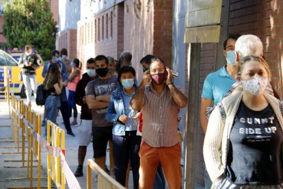 La meitat de les persones del cribratge massiu de Mollerussa són docents