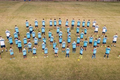 Participants en el campus La Toca Rialp, que conclou demà i que ha durat quinze dies.