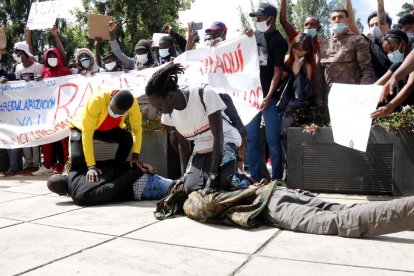 Unes 600 persones es manifesten a Lleida contra el racisme