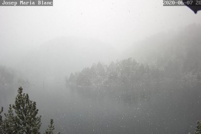 Una tempesta elèctrica va descarregar dissabte a la nit a Ponent.