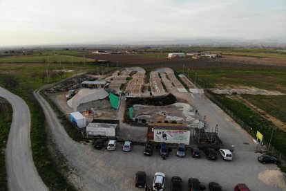 Marc Tugues muestra ejercicios de equilibrio durante una de las clases online.