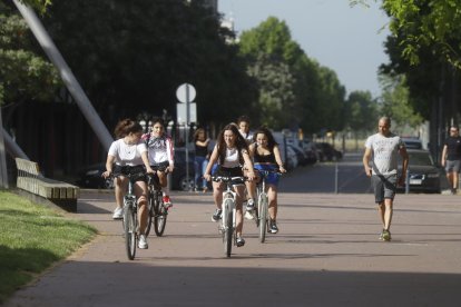 Vista general de les piscines municipals de Cappont, ahir sense data encara per a la’obertura.