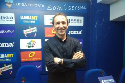 Joan Carles Oliva, ayer en la sala de prensa del Camp d’Esports.