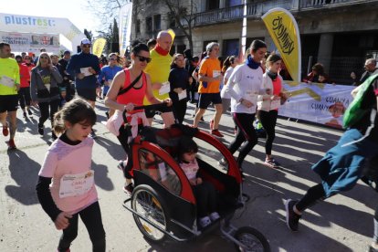 Coincidint amb el Dia Internacional de la Dona, una gran representació de les corredores es va fer una foto reivindicativa.