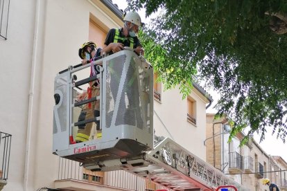 Un momento de la actuación de los Bomberos ayer por la mañana.