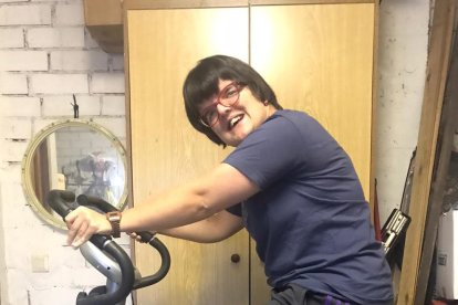 Àngela y Marta, junto a Maribel Moncasi, antes del confinamiento.