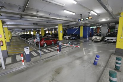 Provisional des del 2009 - L’ajuntament va cedir provisionalment a finals del 2009 el pàrquing de terra entre Onze de Setembre i Roda d’Isàbena a l’hospital Santa Maria. Té una capacitat per a 160 places. Aquell mateix any, la Paeria va qu ...