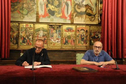 Sobre esta pista tan deteriorada tienen que entrenar los ciclistas leridanos en el histórico velódromo.