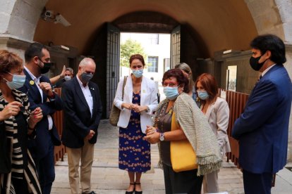 Aragonès, Torra i Budó, a l’ofrena floral del Govern.