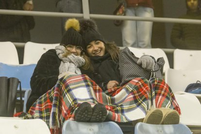 Eder celebra de forma acrobática el segundo de los dos tantos que consiguió ayer y que significaron la victoria ante el Valencia Mestalla.