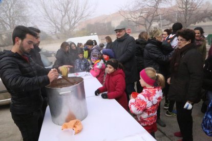Un momento de la grabación del espot de Viladona, ayer en Vilanova de Bellpuig.