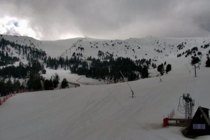 El sector turístico pierde 36 millones de ingresos esta Semana Santa por el virus