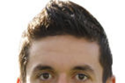 Liberto encara Koba Lein en una acció del segon temps.