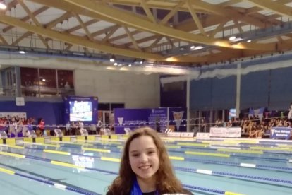 Paula Juste i Emma Carrasco, les dos nadadores que han obtingut el permís per entrenar-se al CAR.