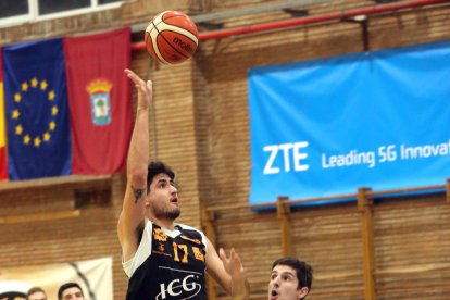 Stutz conversa amb Jordi Guàrdia.