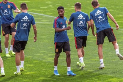 Sergio Ramos cumplió su partido 168 y se convirtió en el jugador con más encuentros con la selección.